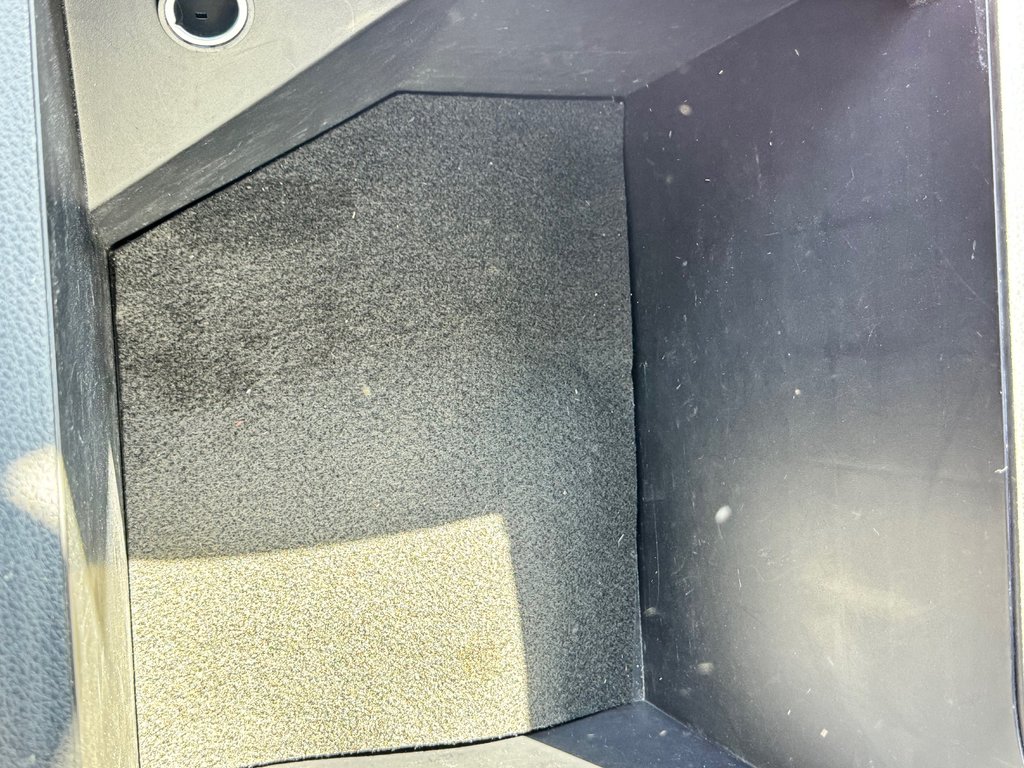 2017 Toyota Tundra CREWMAX 1794 / RECONSTRUIT / AUCUN FINANCEMENT / in Thetford Mines, Quebec - 67 - w1024h768px