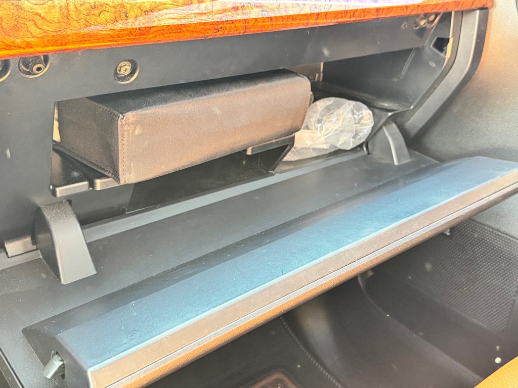 2017 Toyota Tundra CREWMAX 1794 / RECONSTRUIT / AUCUN FINANCEMENT / in Thetford Mines, Quebec - 68 - w1024h768px