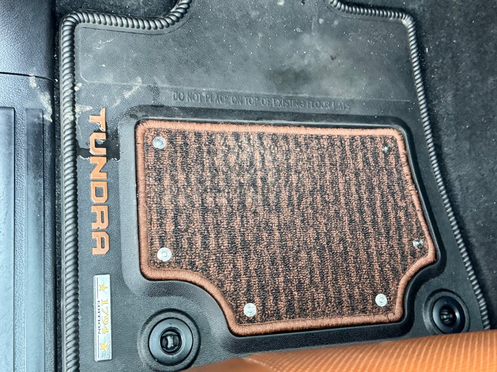 Toyota Tundra CREWMAX 1794 / RECONSTRUIT / AUCUN FINANCEMENT / 2017 à Thetford Mines, Québec - 43 - w1024h768px