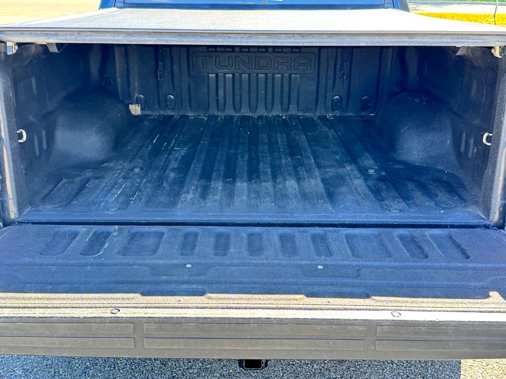 2017 Toyota Tundra CREWMAX 1794 / RECONSTRUIT / AUCUN FINANCEMENT / in Thetford Mines, Quebec - 81 - w1024h768px