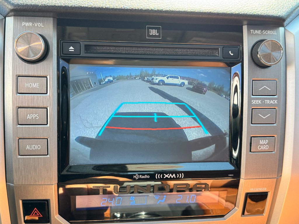 2017 Toyota Tundra CREWMAX 1794 / RECONSTRUIT / AUCUN FINANCEMENT / in Thetford Mines, Quebec - 56 - w1024h768px