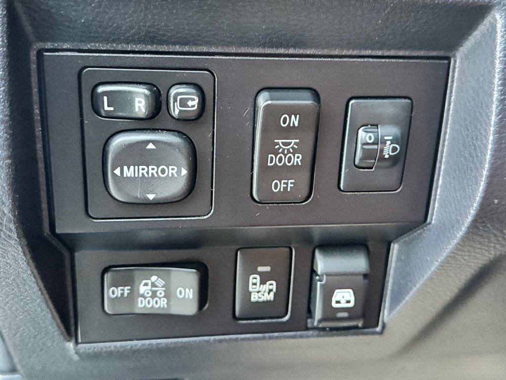 Toyota Tundra CREWMAX 1794 / RECONSTRUIT / AUCUN FINANCEMENT / 2017 à Thetford Mines, Québec - 40 - w1024h768px