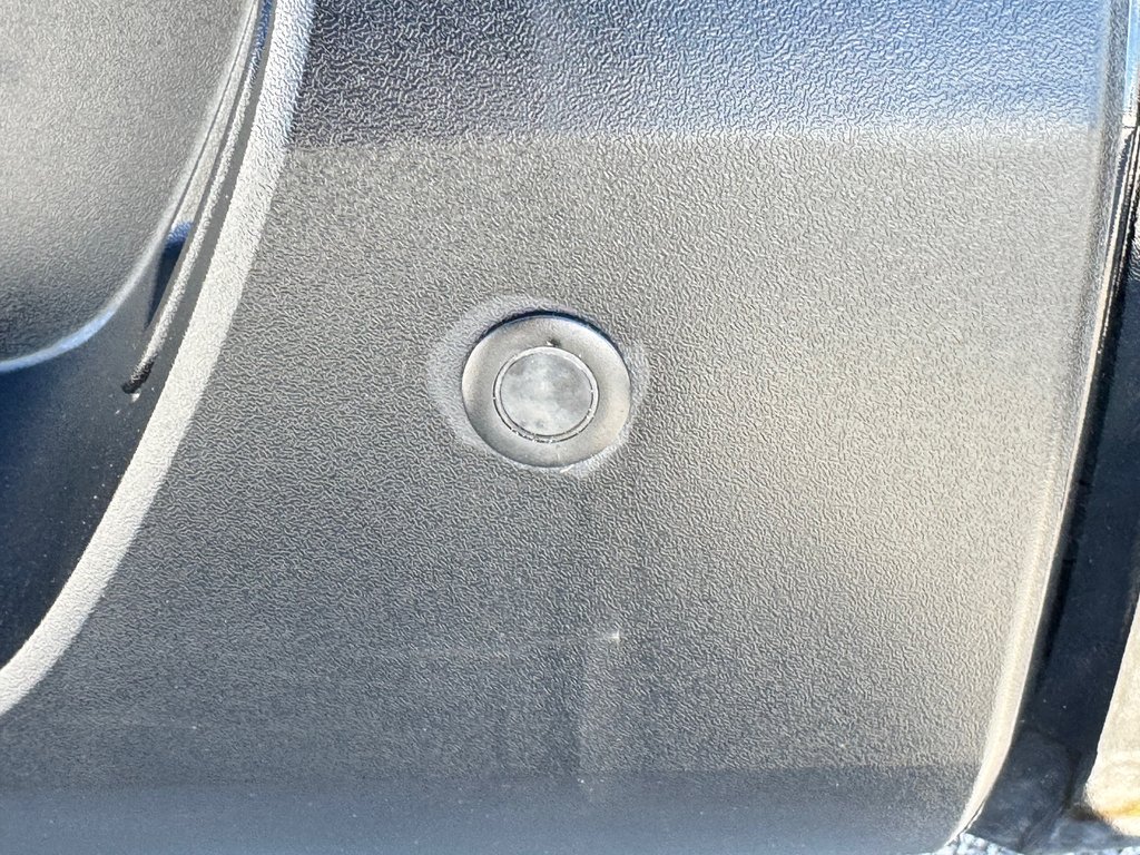 2017 Toyota Tundra CREWMAX 1794 / RECONSTRUIT / AUCUN FINANCEMENT / in Thetford Mines, Quebec - 29 - w1024h768px