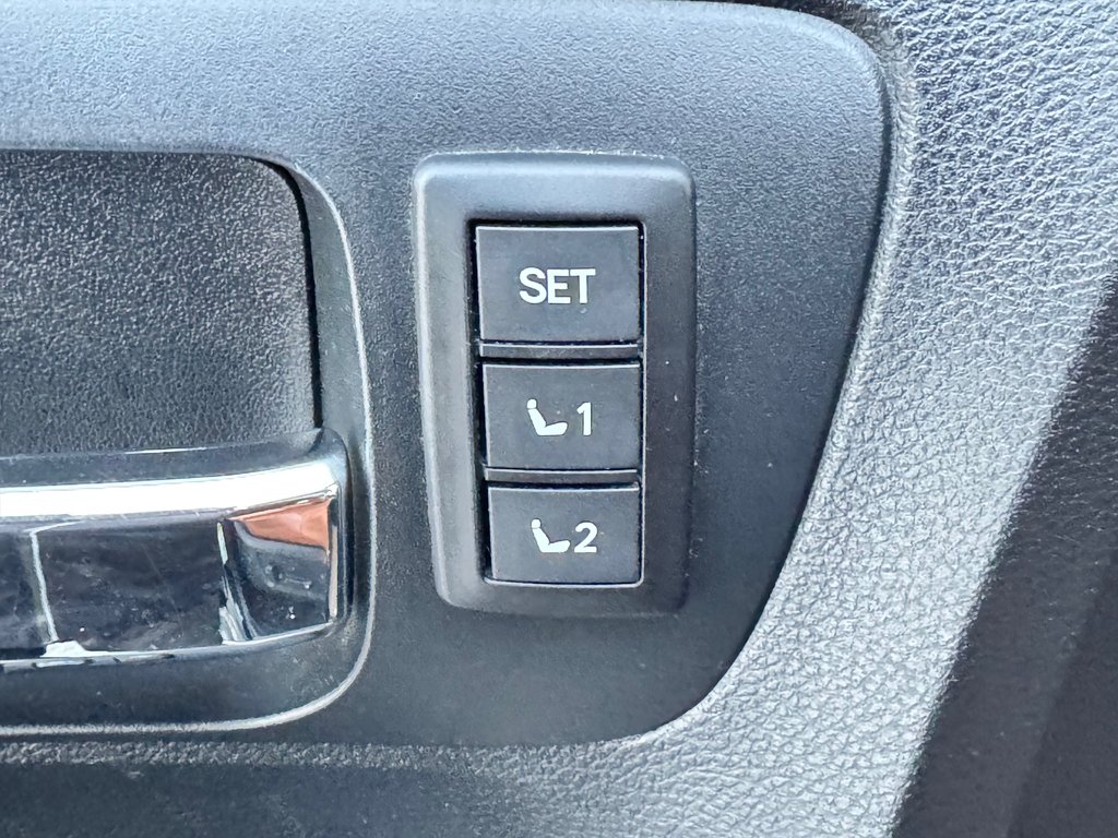 Toyota Tundra CREWMAX 1794 / RECONSTRUIT / AUCUN FINANCEMENT / 2017 à Thetford Mines, Québec - 32 - w1024h768px