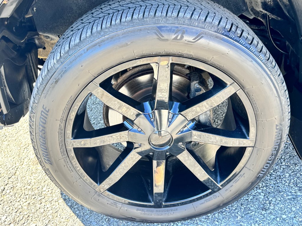 2017 Toyota Tundra CREWMAX 1794 / RECONSTRUIT / AUCUN FINANCEMENT / in Thetford Mines, Quebec - 17 - w1024h768px