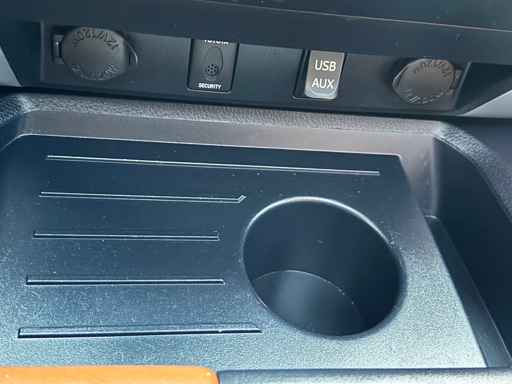 Toyota Tundra CREWMAX 1794 / RECONSTRUIT / AUCUN FINANCEMENT / 2017 à Thetford Mines, Québec - 57 - w1024h768px