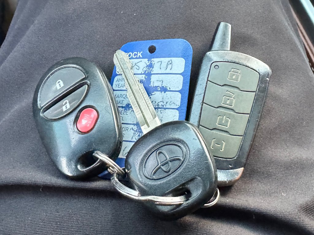 Toyota Tundra CREWMAX 1794 / RECONSTRUIT / AUCUN FINANCEMENT / 2017 à Thetford Mines, Québec - 67 - w1024h768px