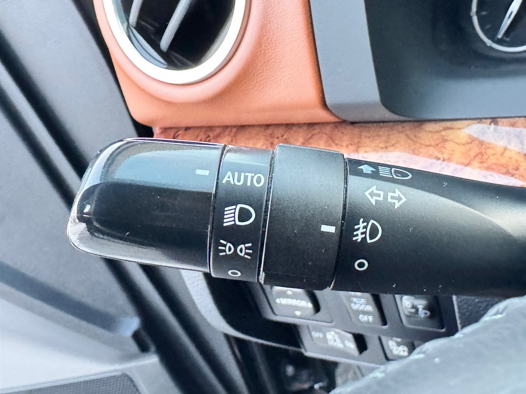 Toyota Tundra CREWMAX 1794 / RECONSTRUIT / AUCUN FINANCEMENT / 2017 à Thetford Mines, Québec - 46 - w1024h768px