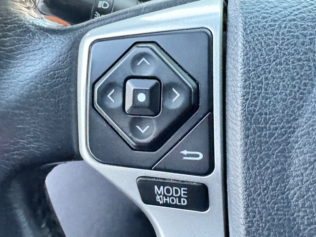 Toyota Tundra CREWMAX 1794 / RECONSTRUIT / AUCUN FINANCEMENT / 2017 à Thetford Mines, Québec - 45 - w1024h768px