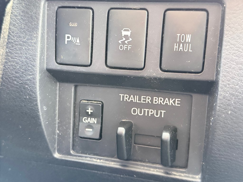 Toyota Tundra TRD OFF-ROAD / ENTRETENU AU POIL / INDESTRUCTIBLE 2018 à Thetford Mines, Québec - 45 - w1024h768px