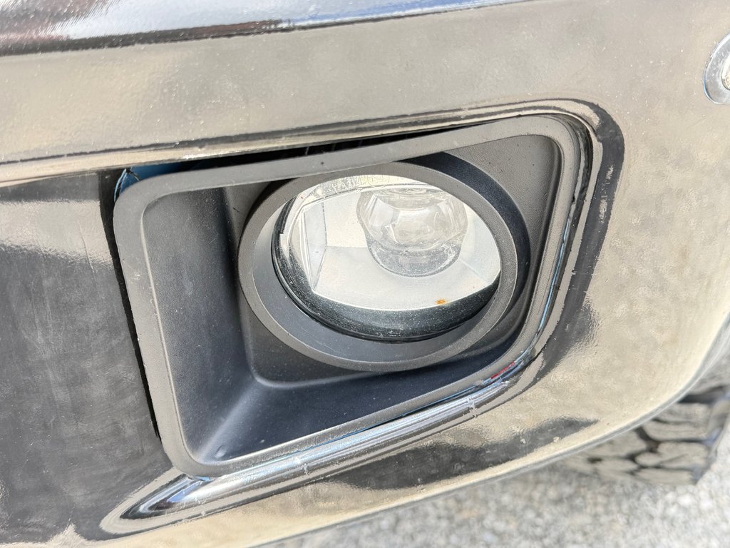 Toyota Tundra CREWMAX 5.7 / WRAP NOIR / BLEU EN DESSOUS / 2020 à Thetford Mines, Québec - 11 - w1024h768px