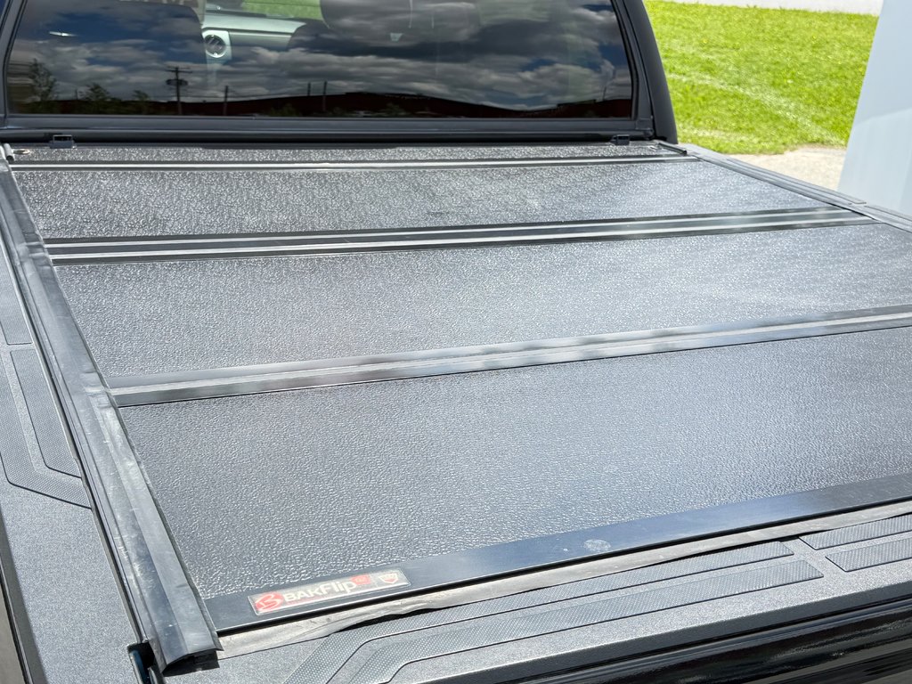 Toyota Tundra CREWMAX 5.7 / WRAP NOIR / BLEU EN DESSOUS / 2020 à Thetford Mines, Québec - 69 - w1024h768px