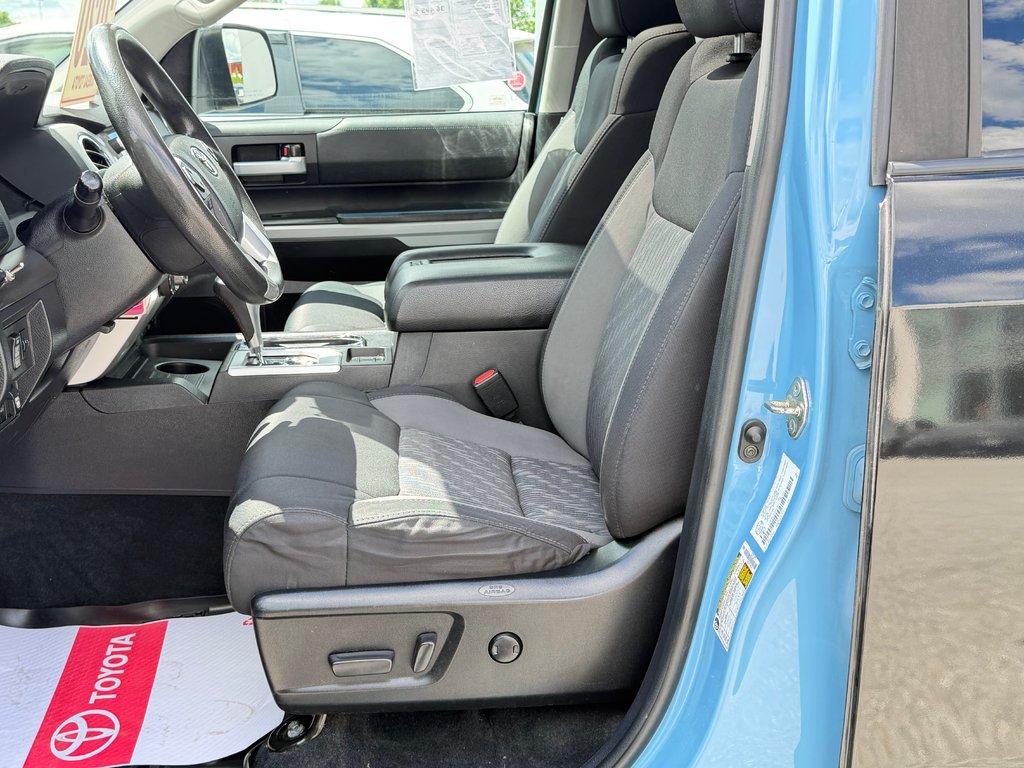 Toyota Tundra CREWMAX 5.7 / WRAP NOIR / BLEU EN DESSOUS / 2020 à Thetford Mines, Québec - 33 - w1024h768px