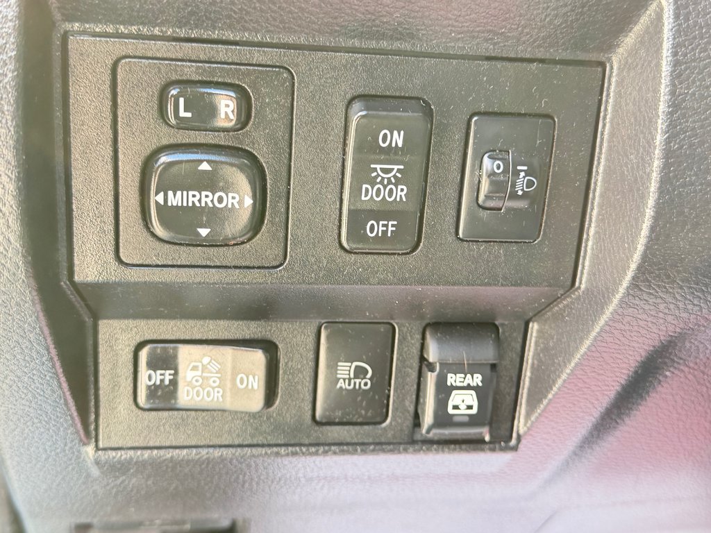 Toyota Tundra CREWMAX 5.7 / WRAP NOIR / BLEU EN DESSOUS / 2020 à Thetford Mines, Québec - 38 - w1024h768px