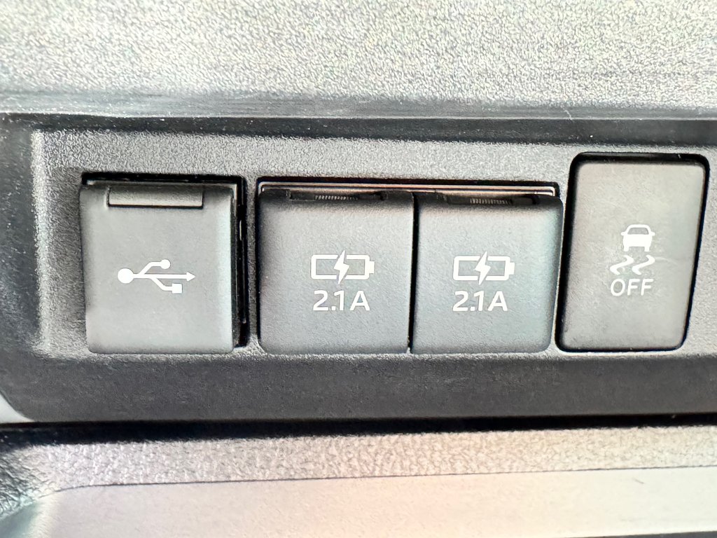 Toyota Tundra TRD OFF ROAD PREMIUM / CUIR / CREWMAX / ÉTAT NEUF / FAITES VITE 2021 à Thetford Mines, Québec - 56 - w1024h768px