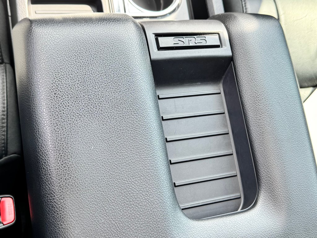 Toyota Tundra TRD OFF ROAD PREMIUM / CUIR / CREWMAX / ÉTAT NEUF / FAITES VITE 2021 à Thetford Mines, Québec - 61 - w1024h768px