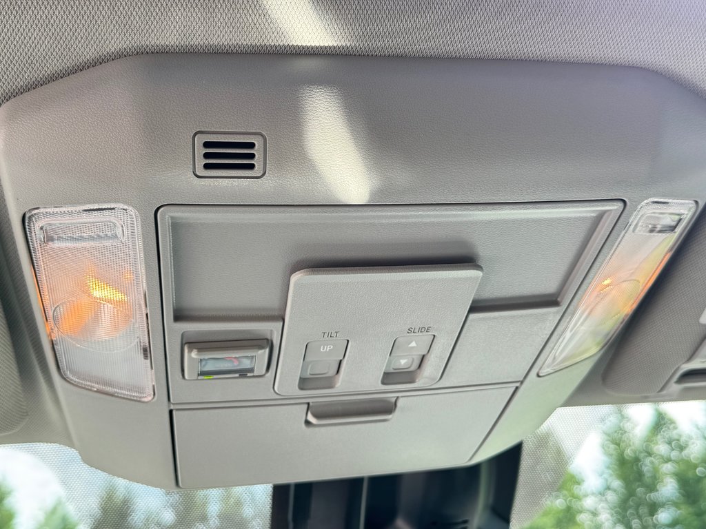 Toyota Tundra TRD OFF ROAD PREMIUM / CUIR / CREWMAX / ÉTAT NEUF / FAITES VITE 2021 à Thetford Mines, Québec - 65 - w1024h768px