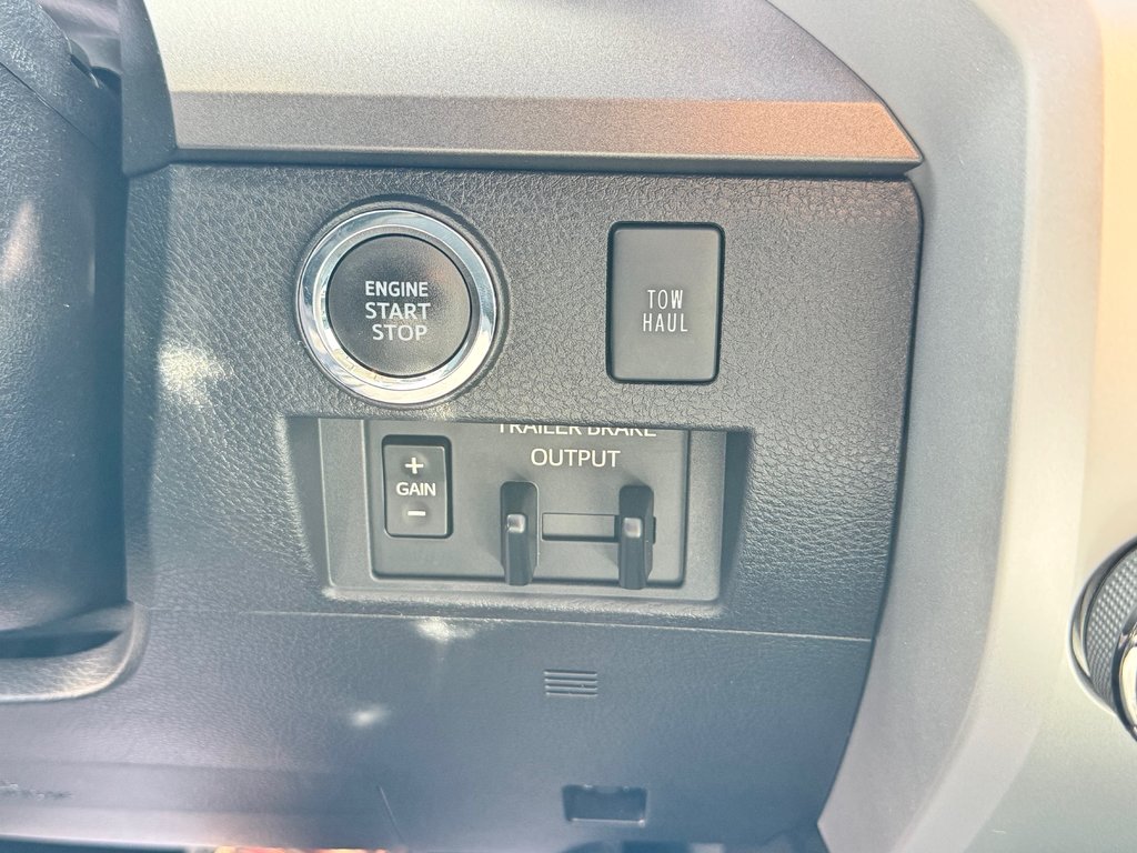 Toyota Tundra TRD OFF ROAD PREMIUM / CUIR / CREWMAX / ÉTAT NEUF / FAITES VITE 2021 à Thetford Mines, Québec - 53 - w1024h768px