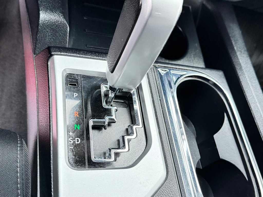 2021 Toyota Tundra DOUBLE CAB / SR5 / MARCHE PIED LINE X / TOILE BOIT in Thetford Mines, Quebec - 53 - w1024h768px