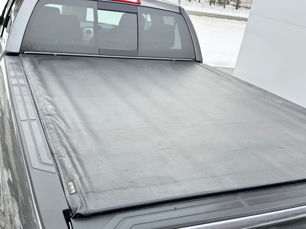 2021 Toyota Tundra DOUBLE CAB / SR5 / MARCHE PIED LINE X / TOILE BOIT in Thetford Mines, Quebec - 65 - w1024h768px