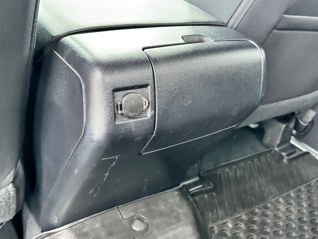 2021 Toyota Tundra DOUBLE CAB / SR5 / MARCHE PIED LINE X / TOILE BOIT in Thetford Mines, Quebec - 62 - w1024h768px