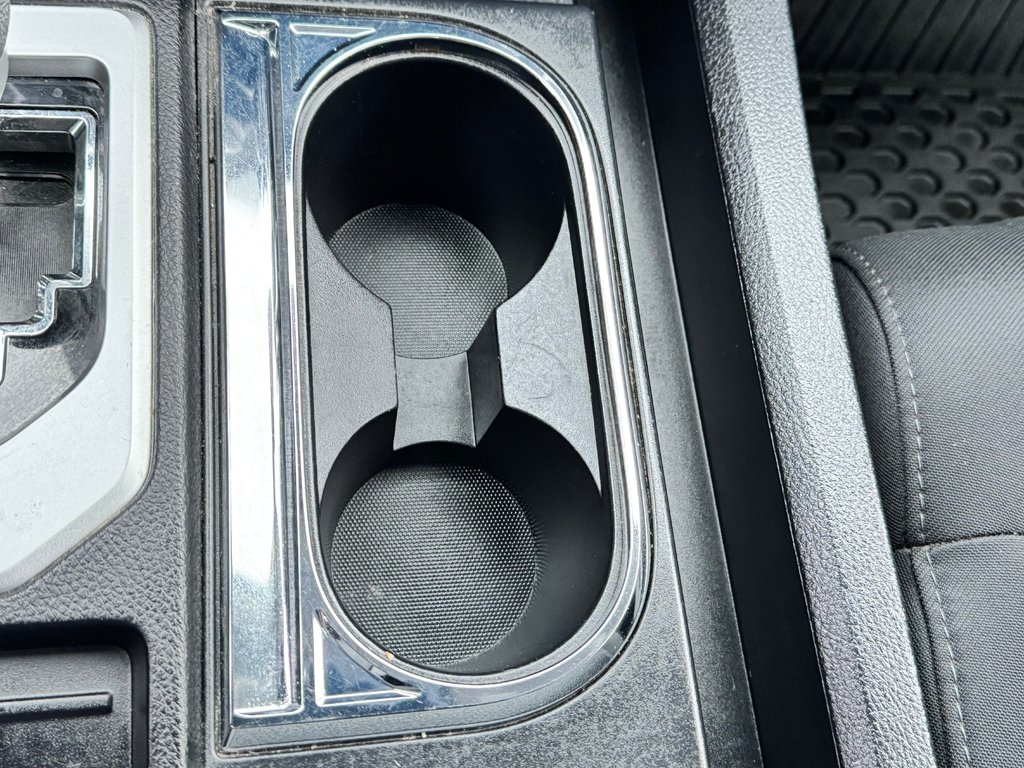 2021 Toyota Tundra DOUBLE CAB / SR5 / MARCHE PIED LINE X / TOILE BOIT in Thetford Mines, Quebec - 54 - w1024h768px