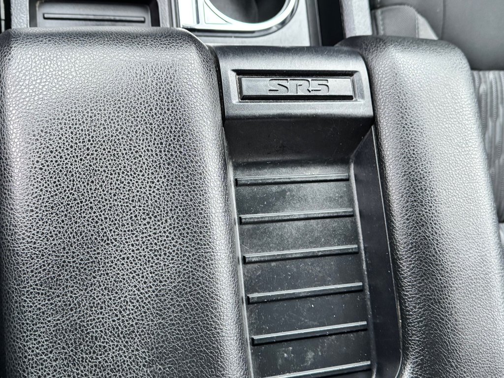 2021 Toyota Tundra DOUBLE CAB / SR5 / MARCHE PIED LINE X / TOILE BOIT in Thetford Mines, Quebec - 55 - w1024h768px