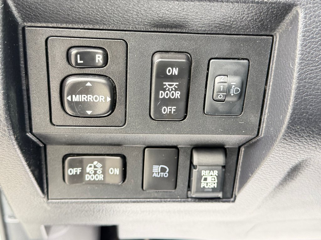 2021 Toyota Tundra D-CAB / 5.7 / TRD OFF ROAD / A QUI LA CHANCE ?? / in Thetford Mines, Quebec - 41 - w1024h768px