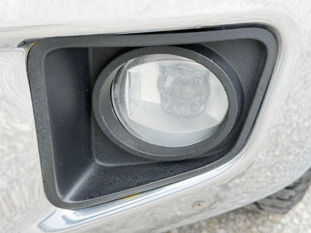 2021 Toyota Tundra D-CAB / 5.7 / TRD OFF ROAD / A QUI LA CHANCE ?? / in Thetford Mines, Quebec - 11 - w1024h768px