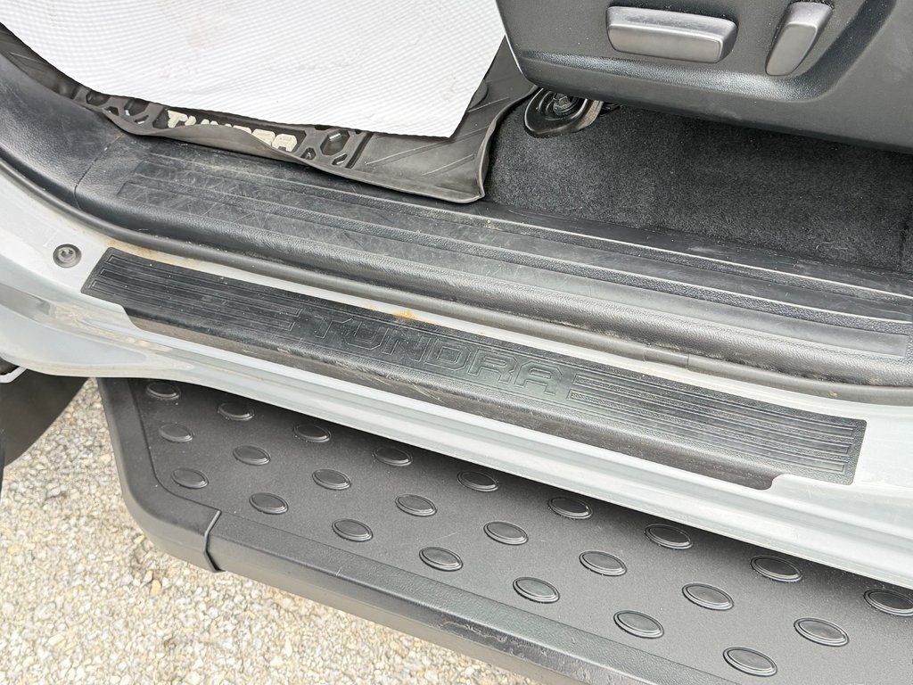 2021 Toyota Tundra D-CAB / 5.7 / TRD OFF ROAD / A QUI LA CHANCE ?? / in Thetford Mines, Quebec - 37 - w1024h768px