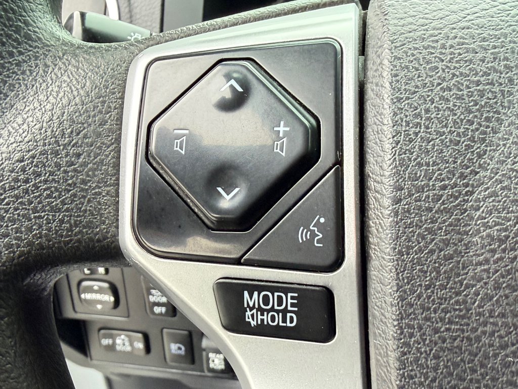 2021 Toyota Tundra D-CAB / 5.7 / TRD OFF ROAD / A QUI LA CHANCE ?? / in Thetford Mines, Quebec - 43 - w1024h768px