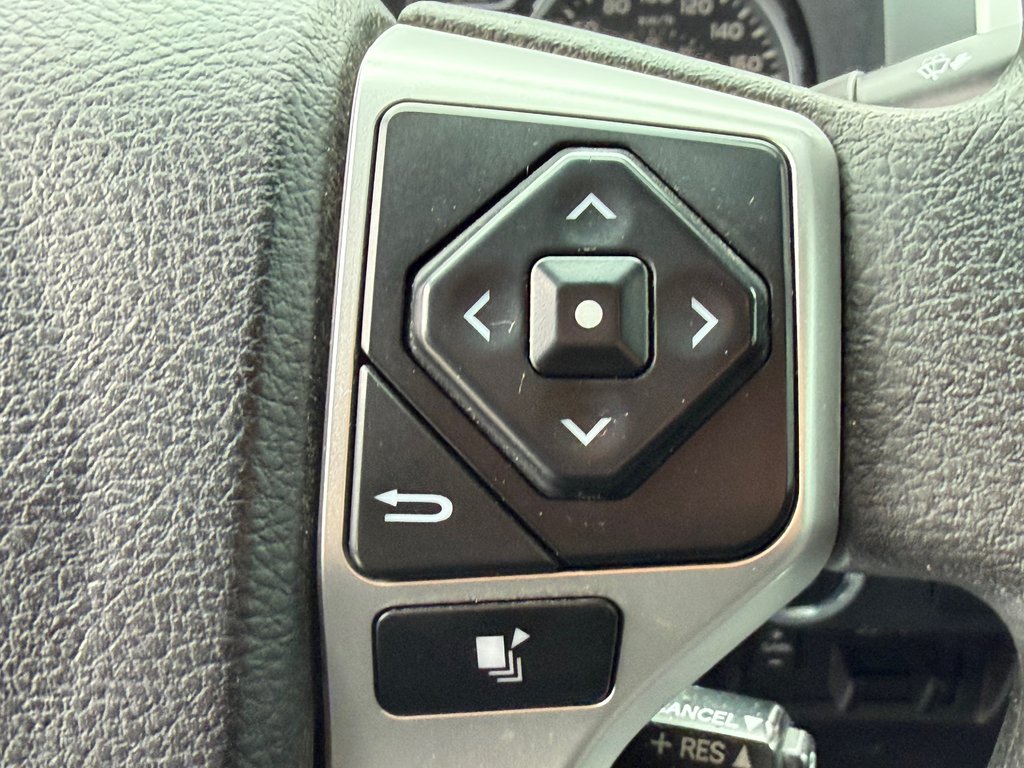 2021 Toyota Tundra D-CAB / 5.7 / TRD OFF ROAD / A QUI LA CHANCE ?? / in Thetford Mines, Quebec - 46 - w1024h768px