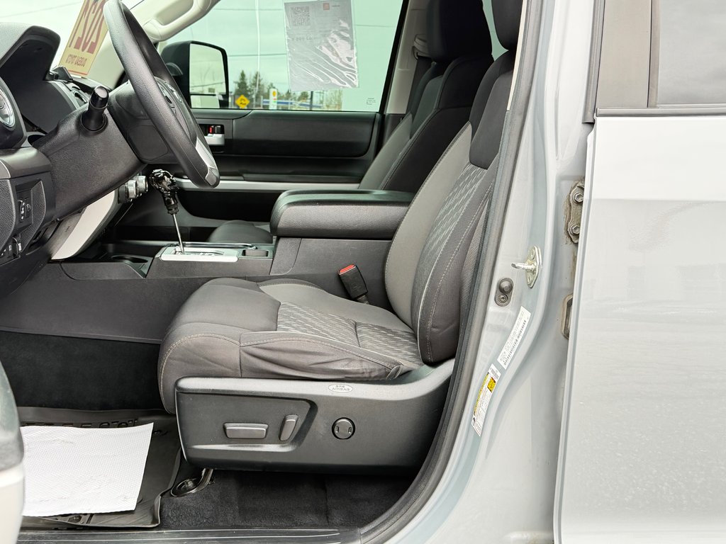 2021 Toyota Tundra D-CAB / 5.7 / TRD OFF ROAD / A QUI LA CHANCE ?? / in Thetford Mines, Quebec - 36 - w1024h768px