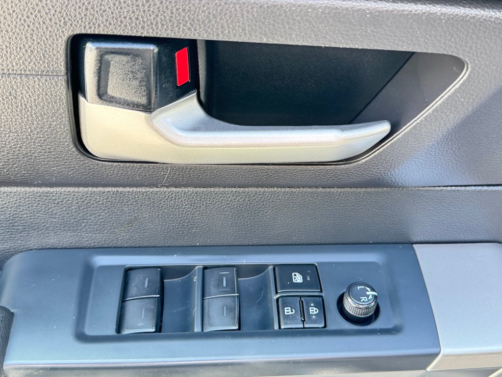 2022 Toyota Tundra SR5 4x4 / SR5 / INSPECTÉ / BOITE 6.5 PIEDS / WOW in Thetford Mines, Quebec - 25 - w1024h768px