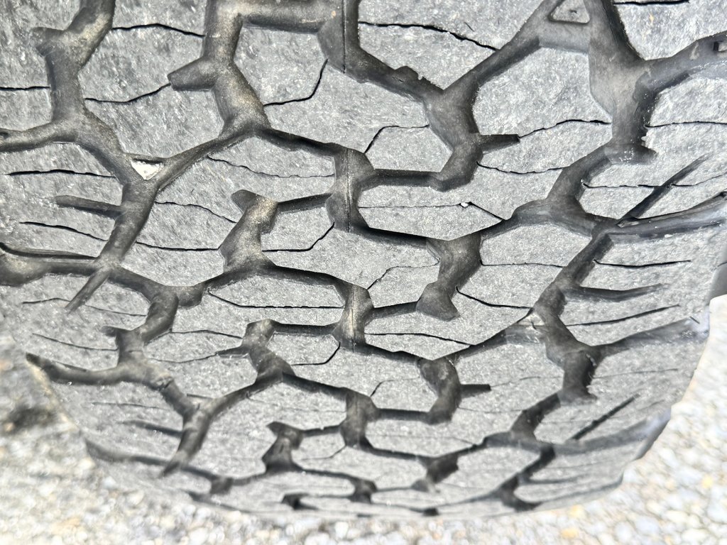 Toyota Tundra CAPSTONE HYBRID / LIFT KIT 3 / MAGS FUEL / BOITE DE FIBRE / PNEUS BF KO2 2022 à Thetford Mines, Québec - 20 - w1024h768px