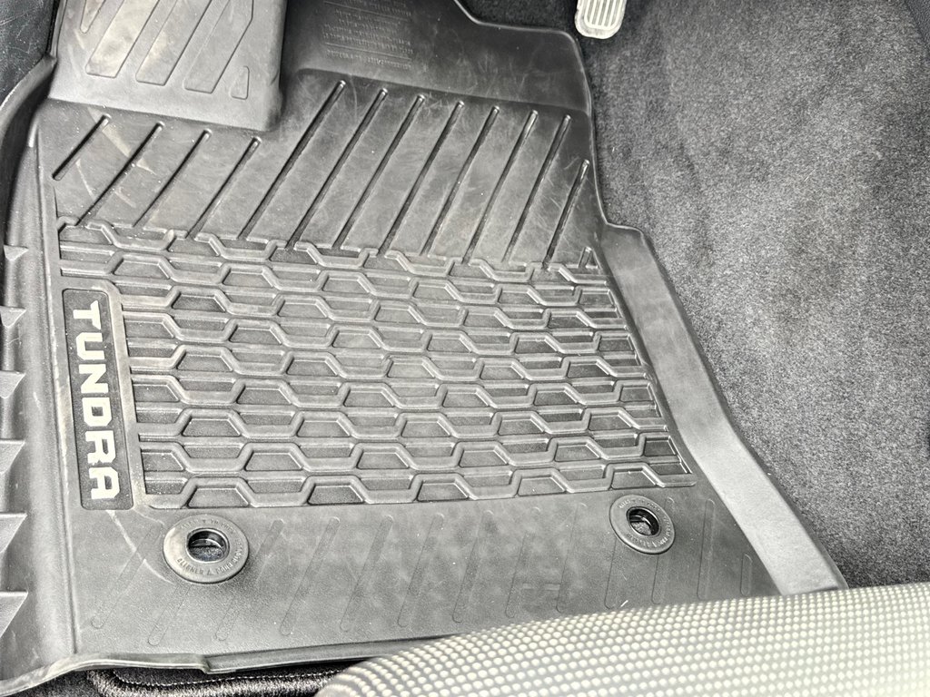 Toyota Tundra CAPSTONE HYBRID / LIFT KIT 3 / MAGS FUEL / BOITE DE FIBRE / PNEUS BF KO2 2022 à Thetford Mines, Québec - 41 - w1024h768px