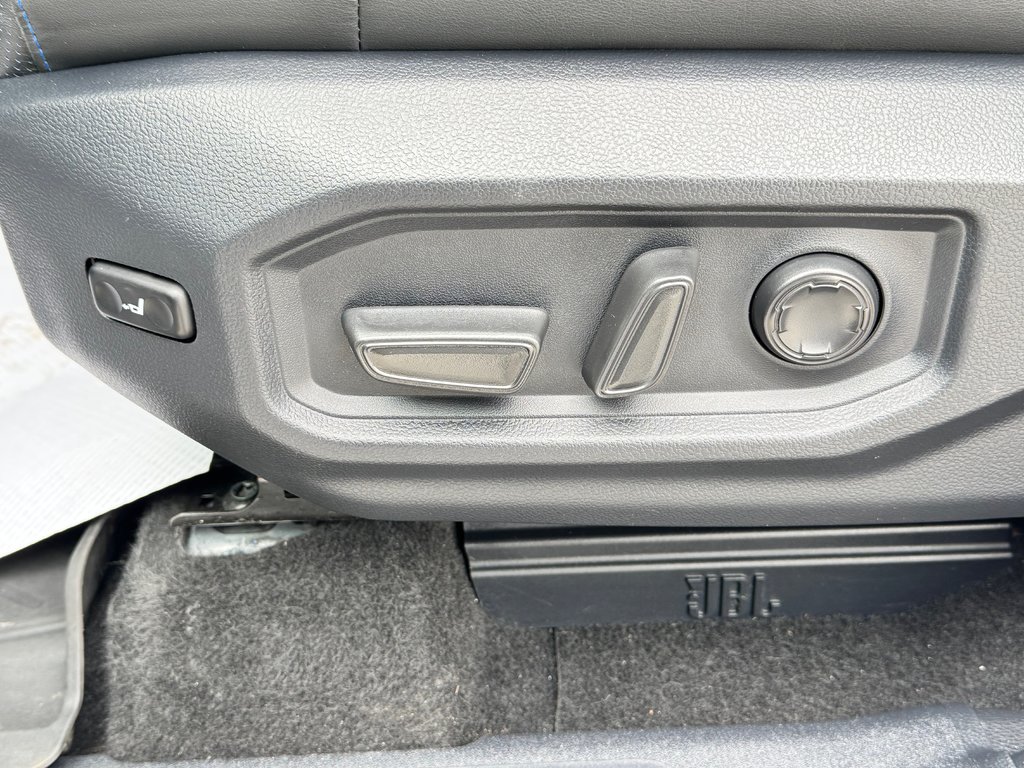 Toyota Tundra PLATINUM HYBRIDE / TOWING PACKAGE / LIFT KIT + PNEUS WRANGLER / ATTACHE SELETTE 2023 à Thetford Mines, Québec - 42 - w1024h768px