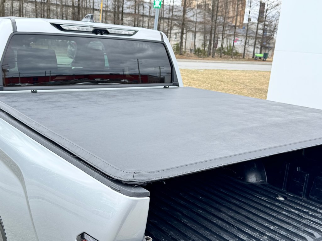 Toyota Tundra PLATINUM HYBRIDE / TOWING PACKAGE / LIFT KIT + PNEUS WRANGLER / ATTACHE SELETTE 2023 à Thetford Mines, Québec - 84 - w1024h768px