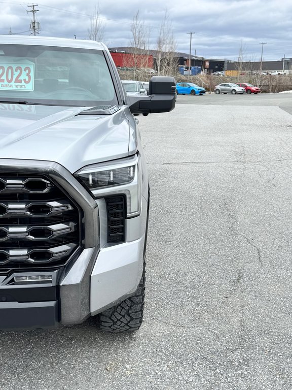 Toyota Tundra PLATINUM HYBRIDE / TOWING PACKAGE / LIFT KIT + PNEUS WRANGLER / ATTACHE SELETTE 2023 à Thetford Mines, Québec - 9 - w1024h768px