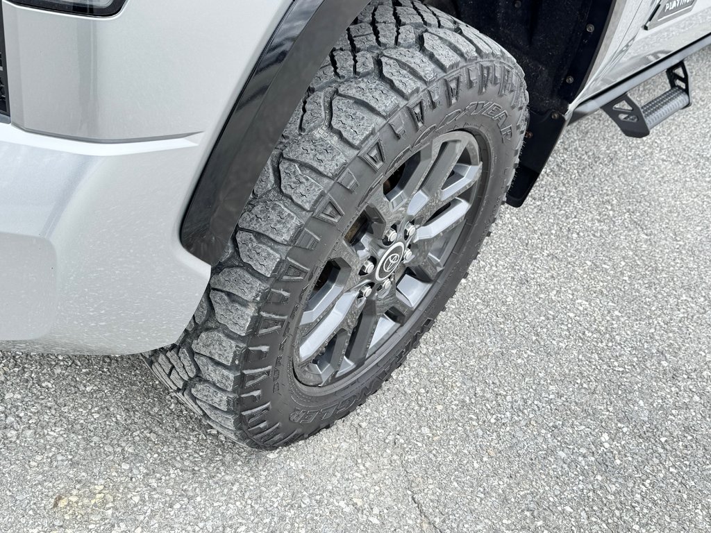 Toyota Tundra PLATINUM HYBRIDE / TOWING PACKAGE / LIFT KIT + PNEUS WRANGLER / ATTACHE SELETTE 2023 à Thetford Mines, Québec - 14 - w1024h768px