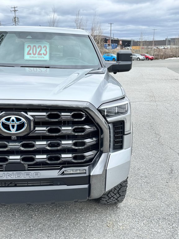 Toyota Tundra PLATINUM HYBRIDE / TOWING PACKAGE / LIFT KIT + PNEUS WRANGLER / ATTACHE SELETTE 2023 à Thetford Mines, Québec - 8 - w1024h768px
