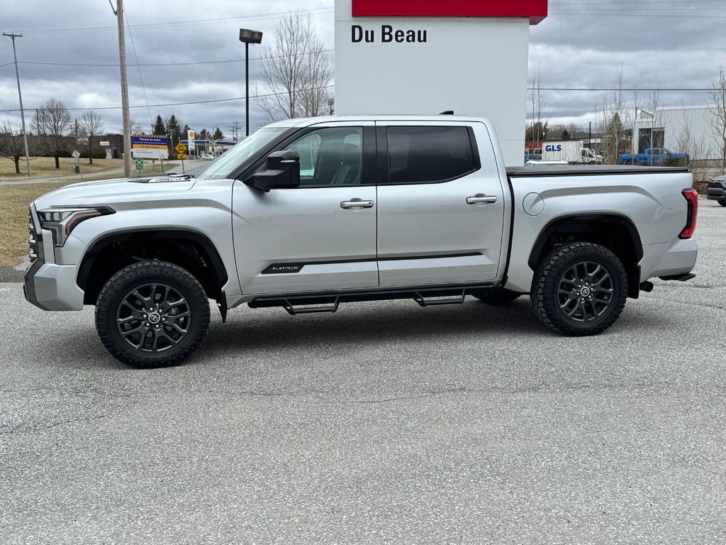 Toyota Tundra PLATINUM HYBRIDE / TOWING PACKAGE / LIFT KIT + PNEUS WRANGLER / ATTACHE SELETTE 2023 à Thetford Mines, Québec - 7 - w1024h768px