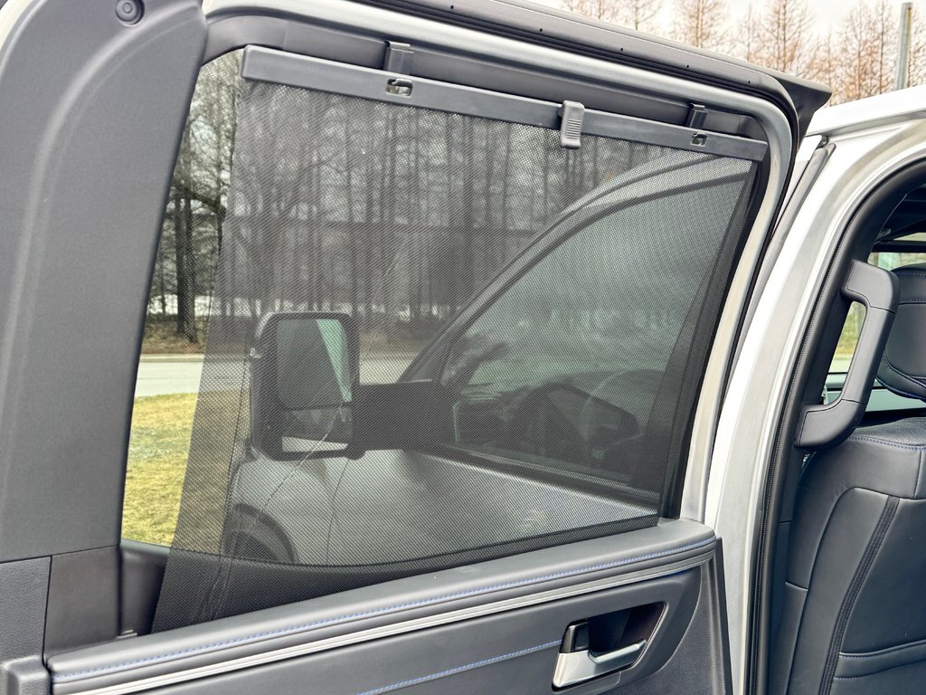 Toyota Tundra PLATINUM HYBRIDE / TOWING PACKAGE / LIFT KIT + PNEUS WRANGLER / ATTACHE SELETTE 2023 à Thetford Mines, Québec - 83 - w1024h768px