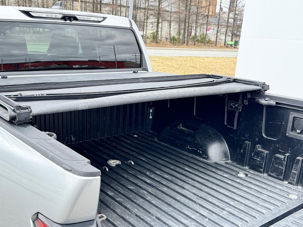 Toyota Tundra PLATINUM HYBRIDE / TOWING PACKAGE / LIFT KIT + PNEUS WRANGLER / ATTACHE SELETTE 2023 à Thetford Mines, Québec - 85 - w1024h768px
