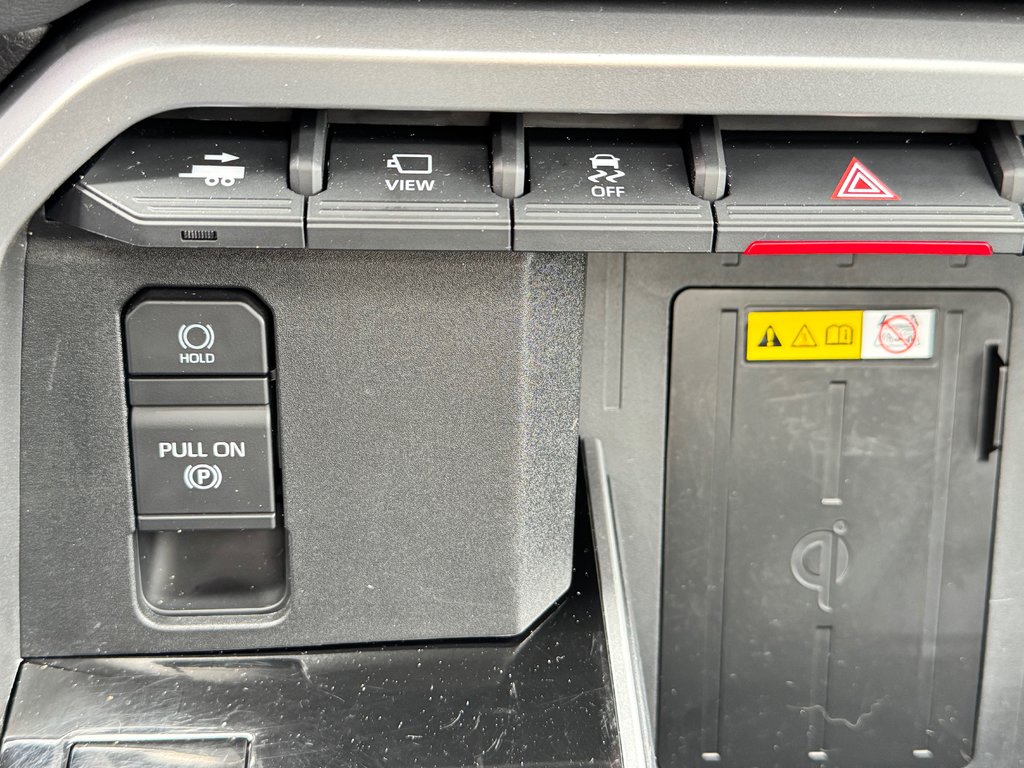 Toyota Tundra PLATINUM HYBRIDE / TOWING PACKAGE / LIFT KIT + PNEUS WRANGLER / ATTACHE SELETTE 2023 à Thetford Mines, Québec - 59 - w1024h768px