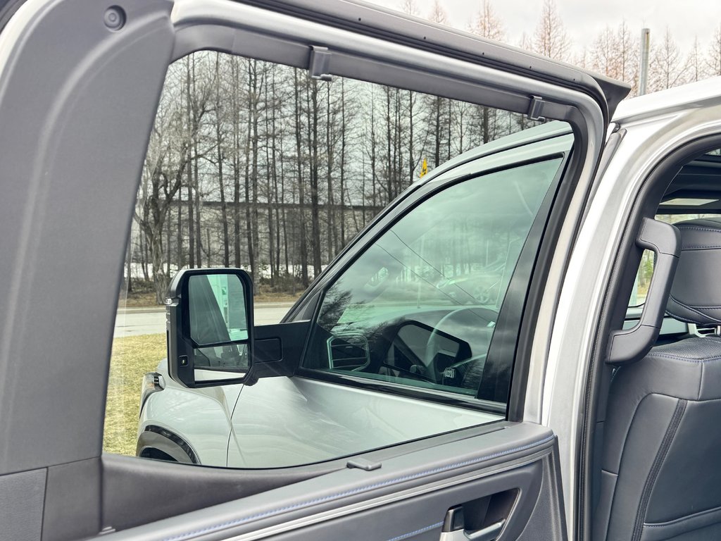 Toyota Tundra PLATINUM HYBRIDE / TOWING PACKAGE / LIFT KIT + PNEUS WRANGLER / ATTACHE SELETTE 2023 à Thetford Mines, Québec - 82 - w1024h768px