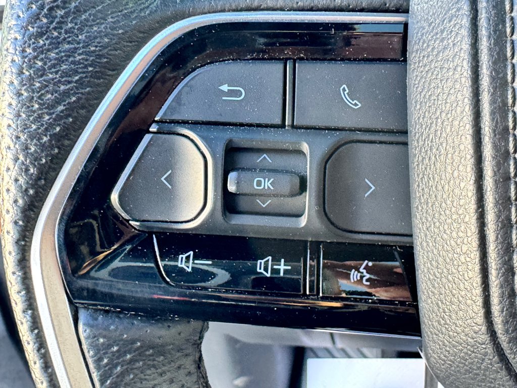 2023 Toyota Tundra PATINUM 1794 HYBRID / LIFT KIT / CHROME DELETE / PEA 200 000 km / SUSPENSION RENFORCI - BALLON / PNEUS NEUF KO3 in Thetford Mines, Quebec - 48 - w1024h768px