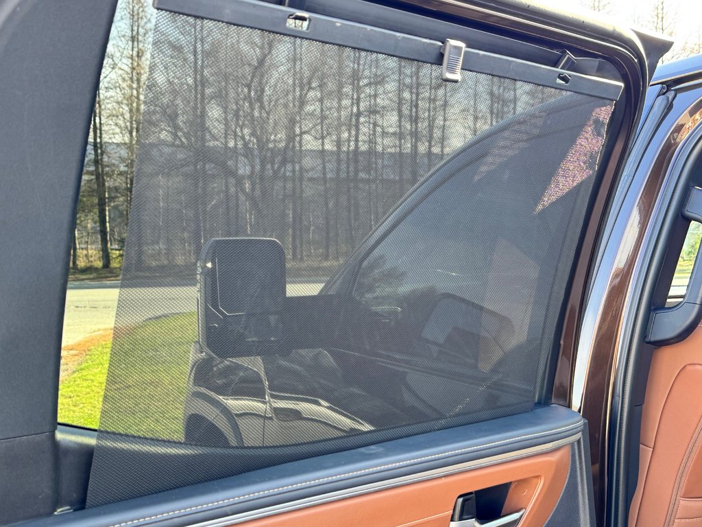 2023 Toyota Tundra PATINUM 1794 HYBRID / LIFT KIT / CHROME DELETE / PEA 200 000 km / SUSPENSION RENFORCI - BALLON / PNEUS NEUF KO3 in Thetford Mines, Quebec - 85 - w1024h768px