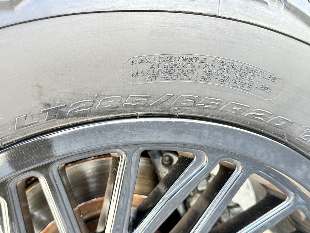 2023 Toyota Tundra PATINUM 1794 HYBRID / LIFT KIT / CHROME DELETE / PEA 200 000 km / SUSPENSION RENFORCI - BALLON / PNEUS NEUF KO3 in Thetford Mines, Quebec - 18 - w1024h768px