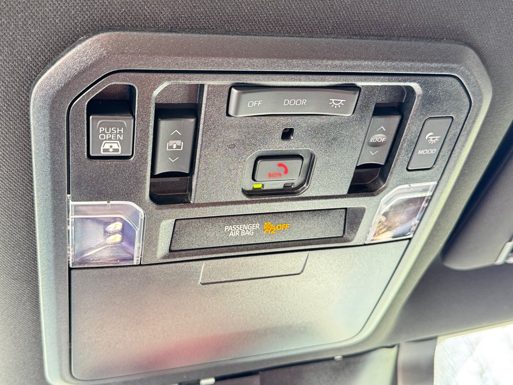 2023 Toyota Tundra PATINUM 1794 HYBRID / LIFT KIT / CHROME DELETE / PEA 200 000 km / SUSPENSION RENFORCI - BALLON / PNEUS NEUF KO3 in Thetford Mines, Quebec - 74 - w1024h768px